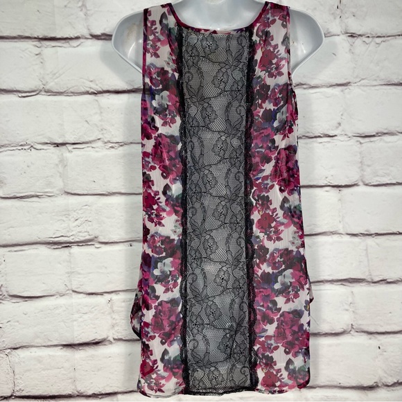 Studio Y Floral Tank SZ M Lacy Back Lightweight Flowy Polyester Pink Black EUC - Picture 3 of 11